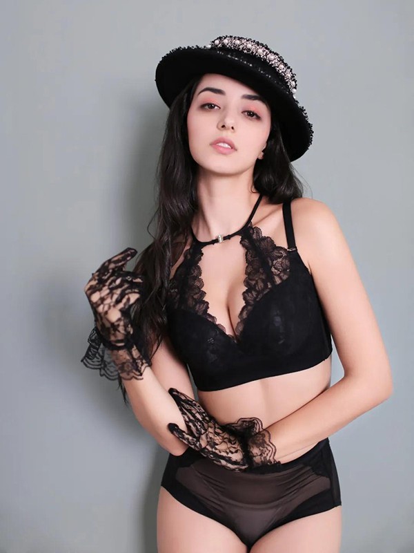 绯格·贝缇2020春夏季黑色3/4杯性感内衣