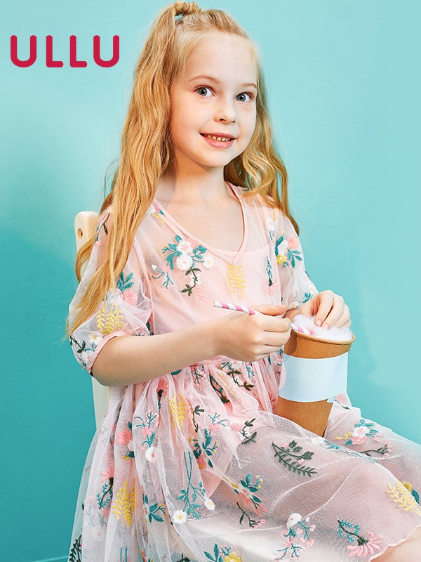 UU2020春夏季粉色印花连衣裙