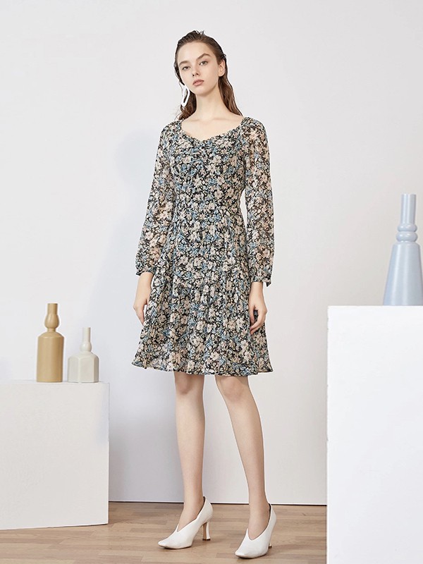 藏九2020秋季绿色印花连衣裙