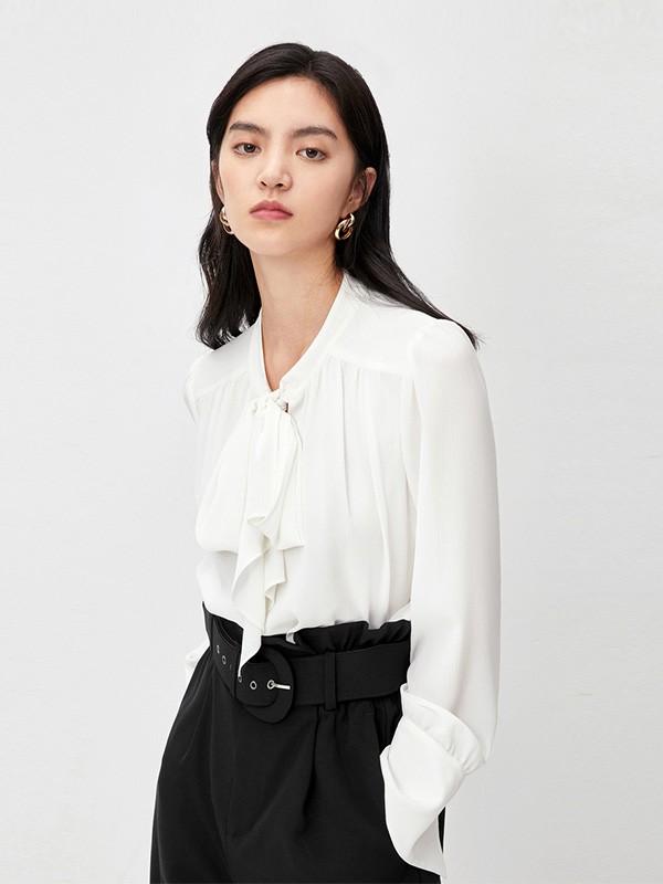 Pure:Moment:2020秋季白色系带上衣