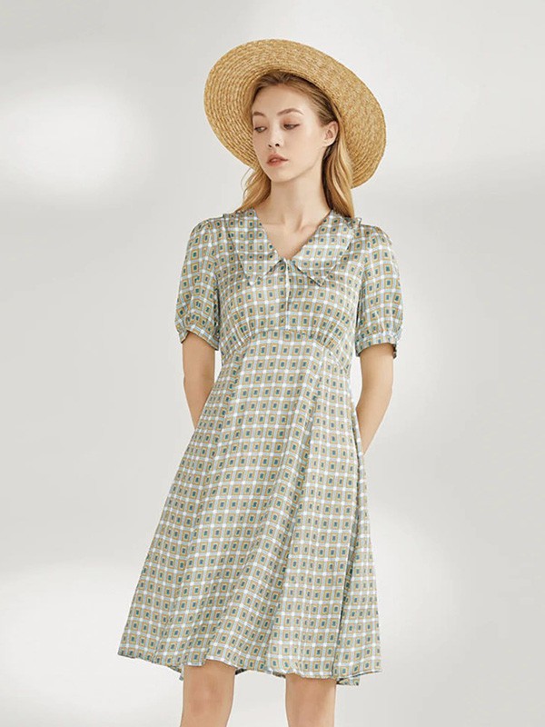 依目了然2020夏季绿色格子连衣裙