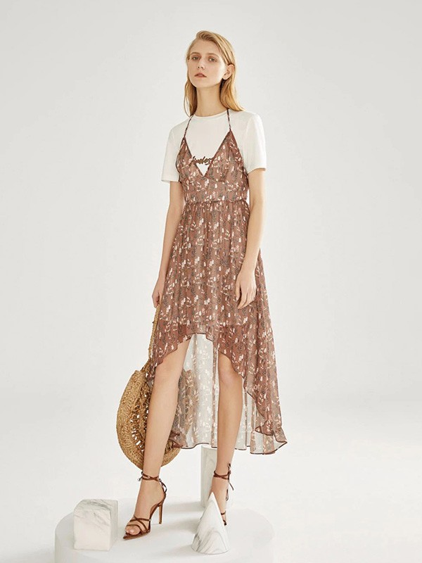 依目了然2020夏季卡其色不对称吊带裙