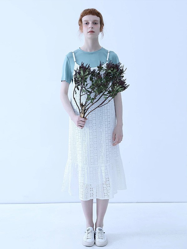 蒂蒂猫2020夏季白色镂空吊带裙