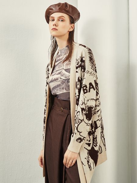 迪卡轩2020秋季白色印花针织衫