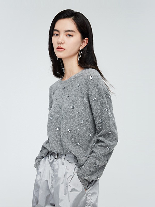 地素2020秋季灰色亮面毛衣