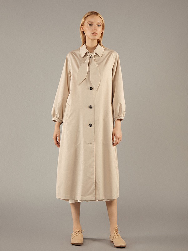 柯妮丝麗2020秋季米色纯色连衣裙