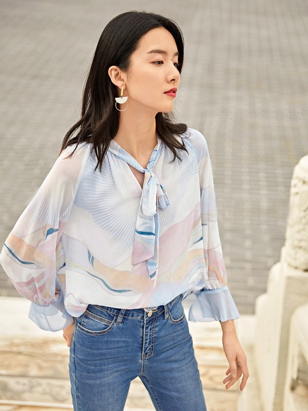 盛放2020秋季蓝色印花雪纺衫