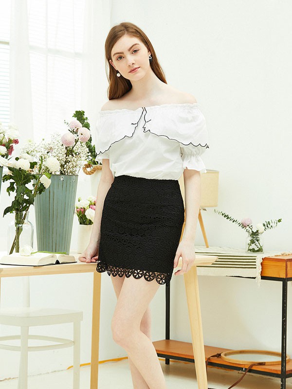 朵以2020春夏季白色一字肩上衣