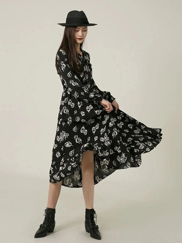 允硕2020秋季黑色印花连衣裙