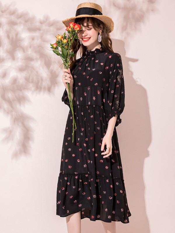 维米莉2020夏季黑色印花连衣裙