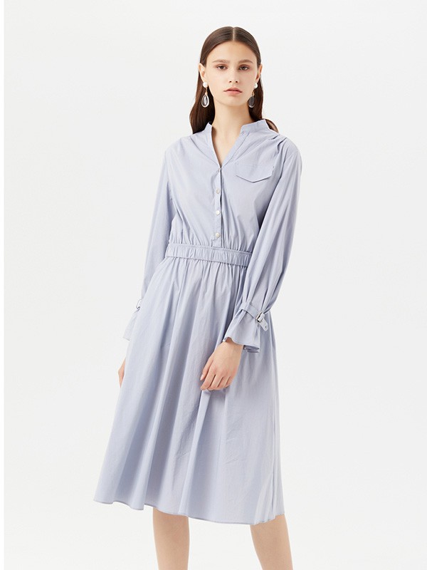 飘蕾女装2020秋季浅蓝色纯色连衣裙