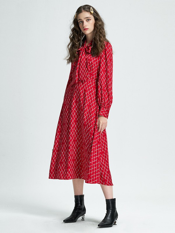 抹上2020秋季红色格子连衣裙