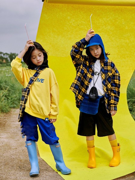 拉酷儿2020秋冬季黄色印花卫衣