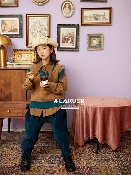 拉酷儿2020秋冬季棕色印花马夹