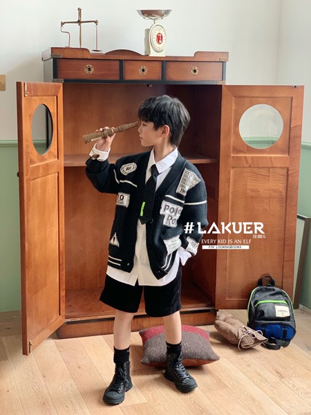 拉酷儿2019秋冬季黑色印花针织衫