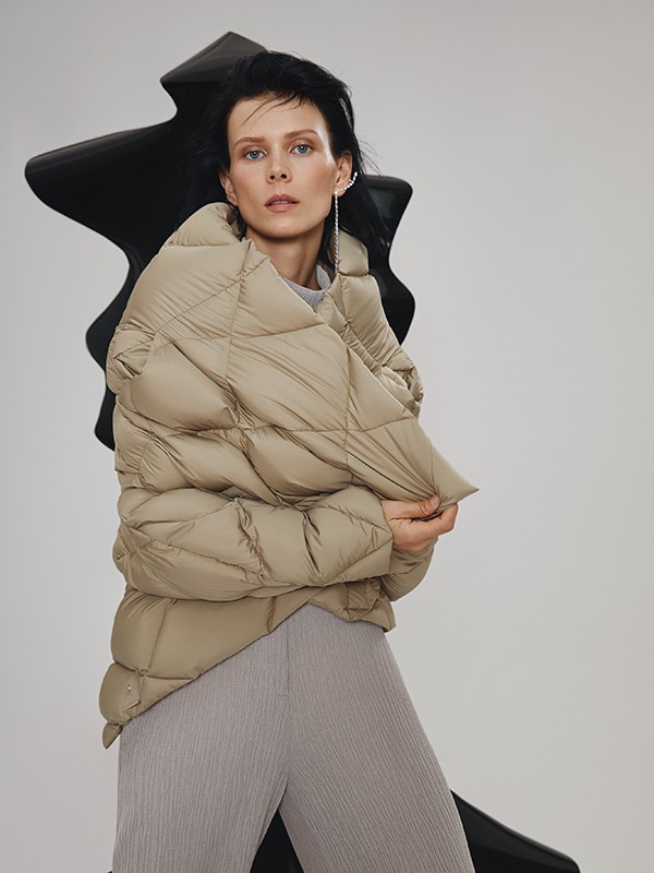 锡瑅2020秋季米色纯色羽绒服