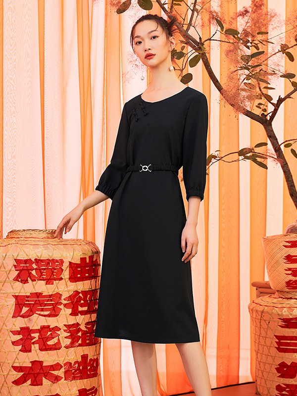 花木深2020秋季黑色收腰连衣裙