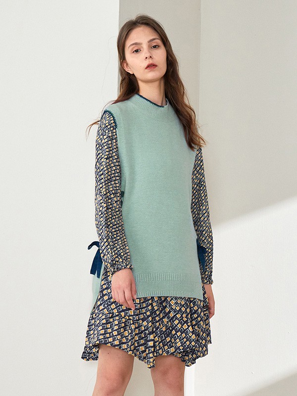 星期四女装2020秋季莫兰迪色系系带马夹