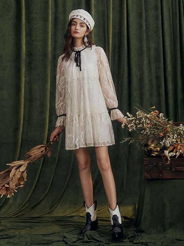 西蔻女装2020秋季米色纱网连衣裙