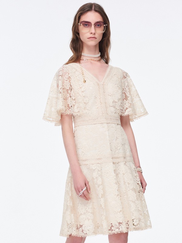 芭蒂娜2020夏季米色镂空连衣裙