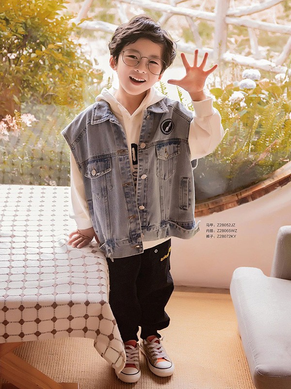 糖麦卡童装2020秋季浅蓝色宽松马夹