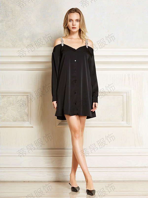 香纳儿2020秋季黑色一字肩连衣裙