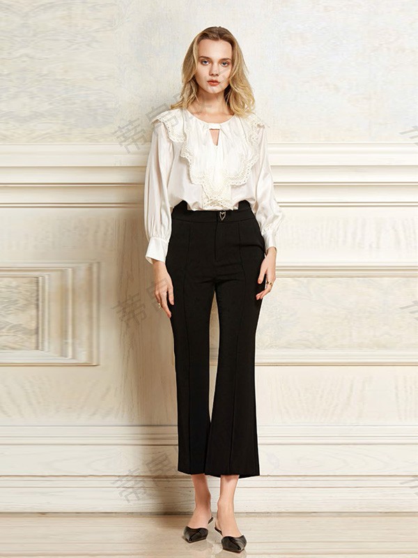 香纳儿2020秋季白色荷叶边上衣