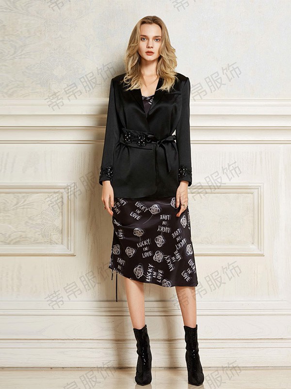 香纳儿2020秋季黑色纯色外套