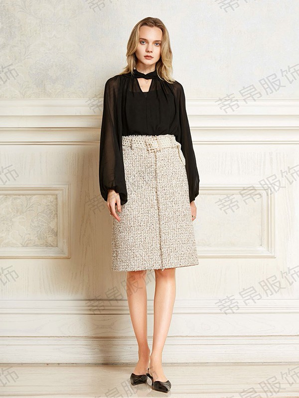 香纳儿女装2020秋季黑色纯色上衣