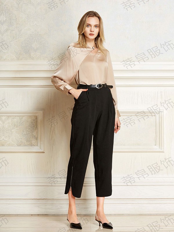 香纳儿2020秋季香槟色纯色上衣