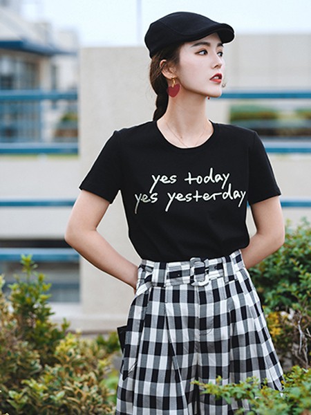 俪妍2020春夏季黑色印花T恤