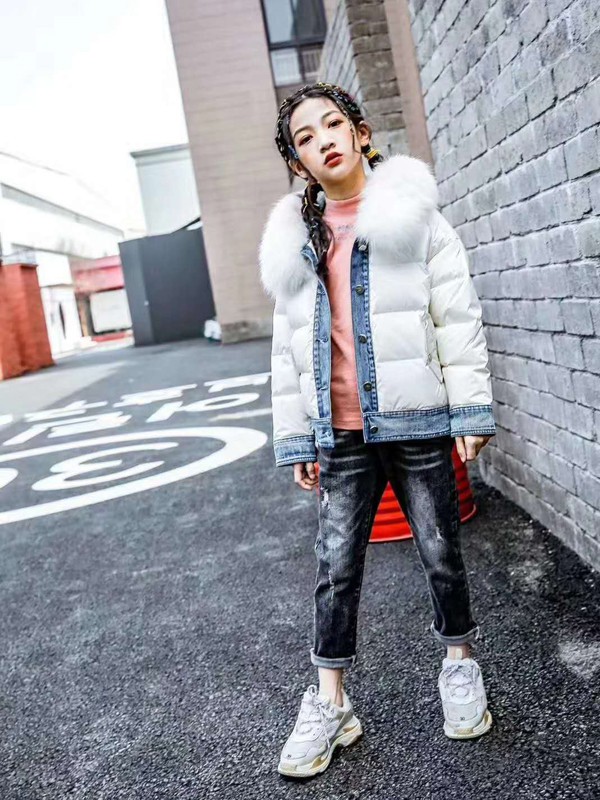 宾果童话2020秋冬季白色带毛领羽绒服