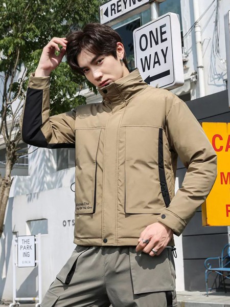 品客成2020秋冬季卡其色字母棉服