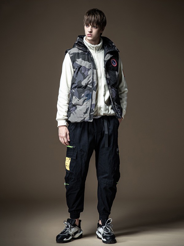 品立2020秋冬季灰色印花马夹