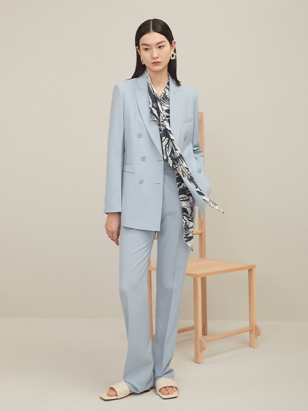 致知2020秋冬季浅蓝色纯色套装