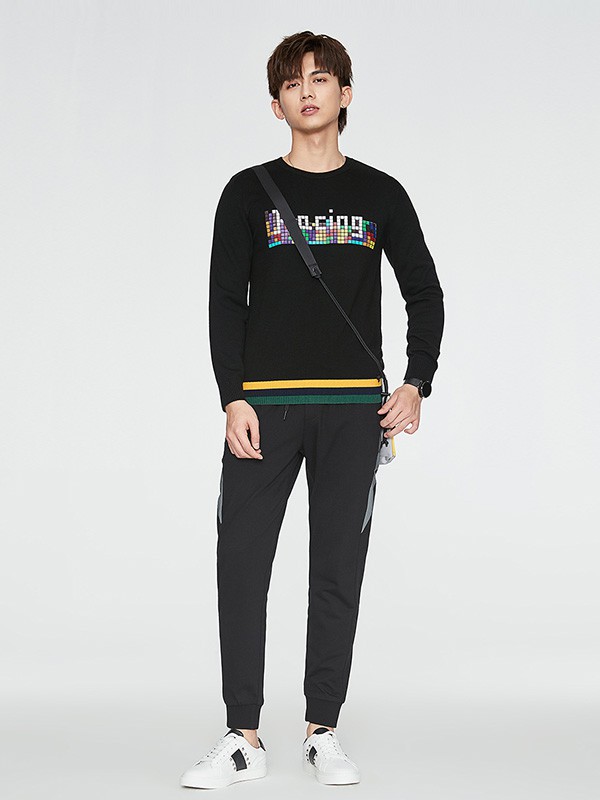 KIKC2020秋冬季黑色印花上衣