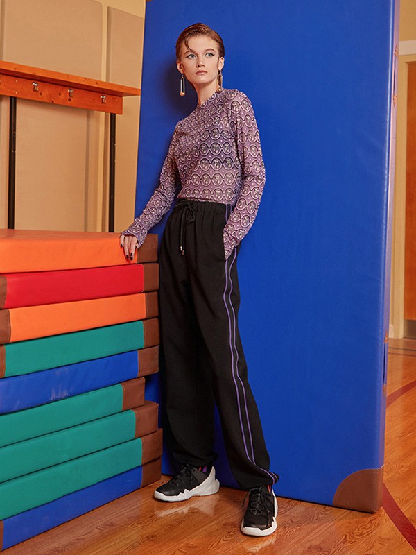 云思木想2020秋冬季紫色印花打底衫