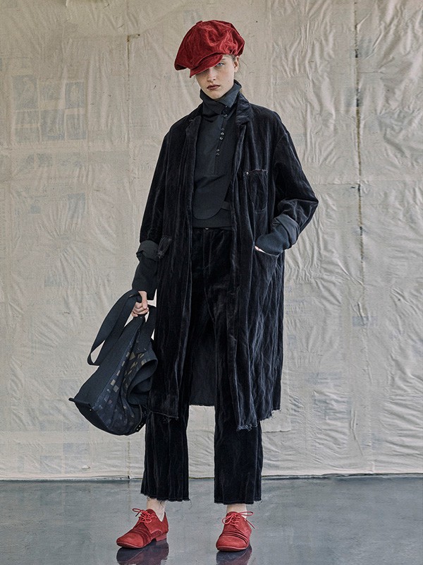 小日着2020秋冬季黑色长款外套