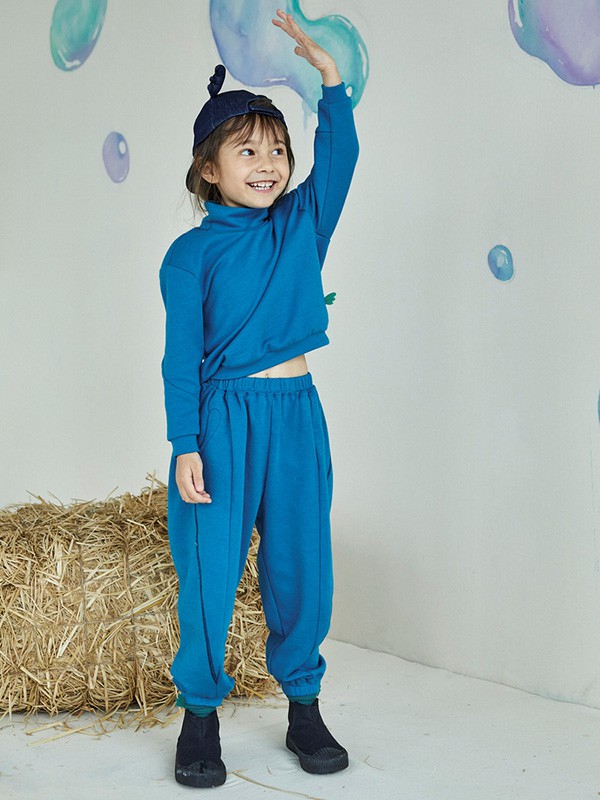 小日着2020秋冬季蓝色纯色上衣