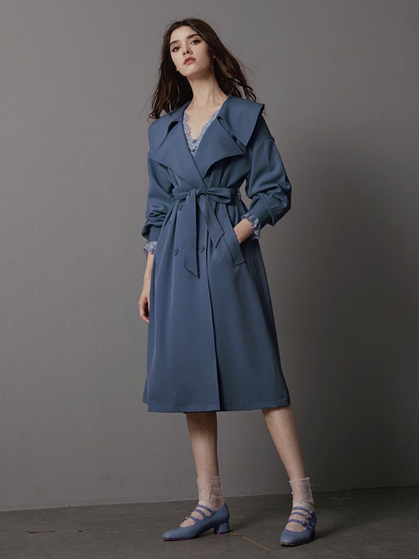 卡芮茜女装2020秋冬季蓝色收腰风衣