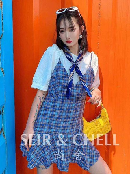 尚舍女装2020春夏季蓝色格子吊带裙