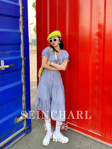 尚舍女装2020春夏季灰色泡泡袖连衣裙