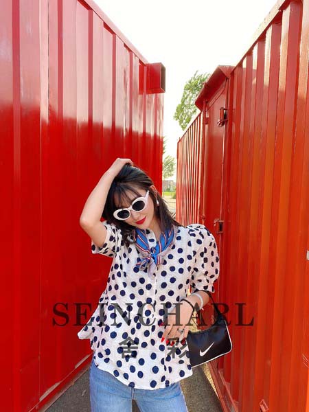 尚舍女装2020春夏季白色波点上衣