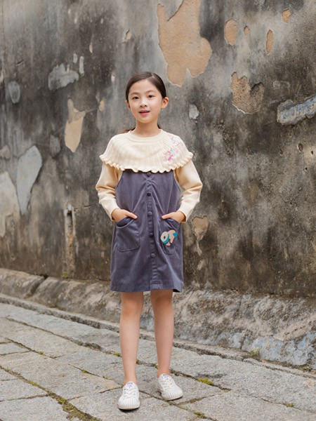 宝贝巴迪2020秋冬季米色木耳边打底衫