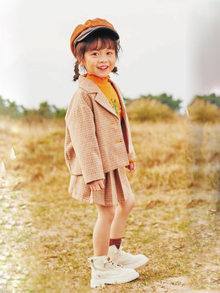 彩色笔童装2020秋冬季卡其色格子套装