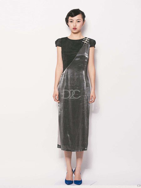 柒布了绿色纯色旗袍