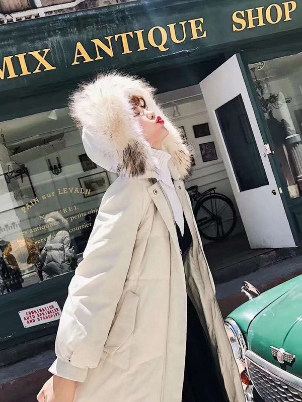 摩卡2020秋冬季白色带毛领羽绒服