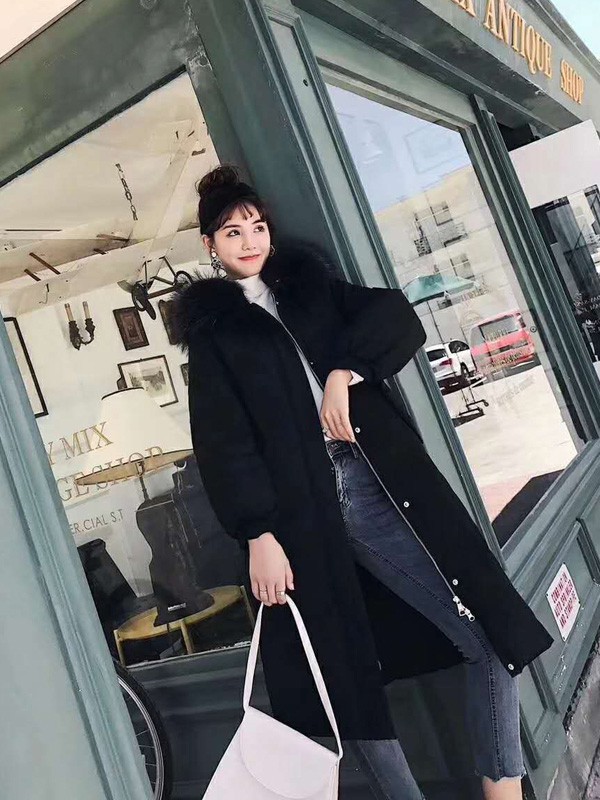 音菲梵2020秋冬季黑色带毛领羽绒服