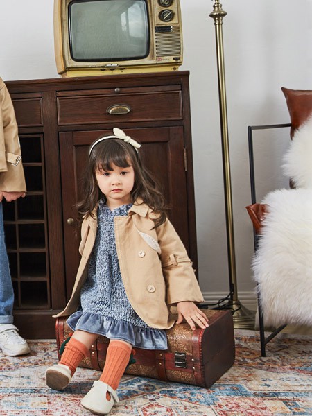 田果果2020秋冬季卡其色纯色外套