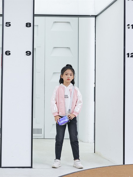 啾比乐2020秋冬季拼色宽松外套